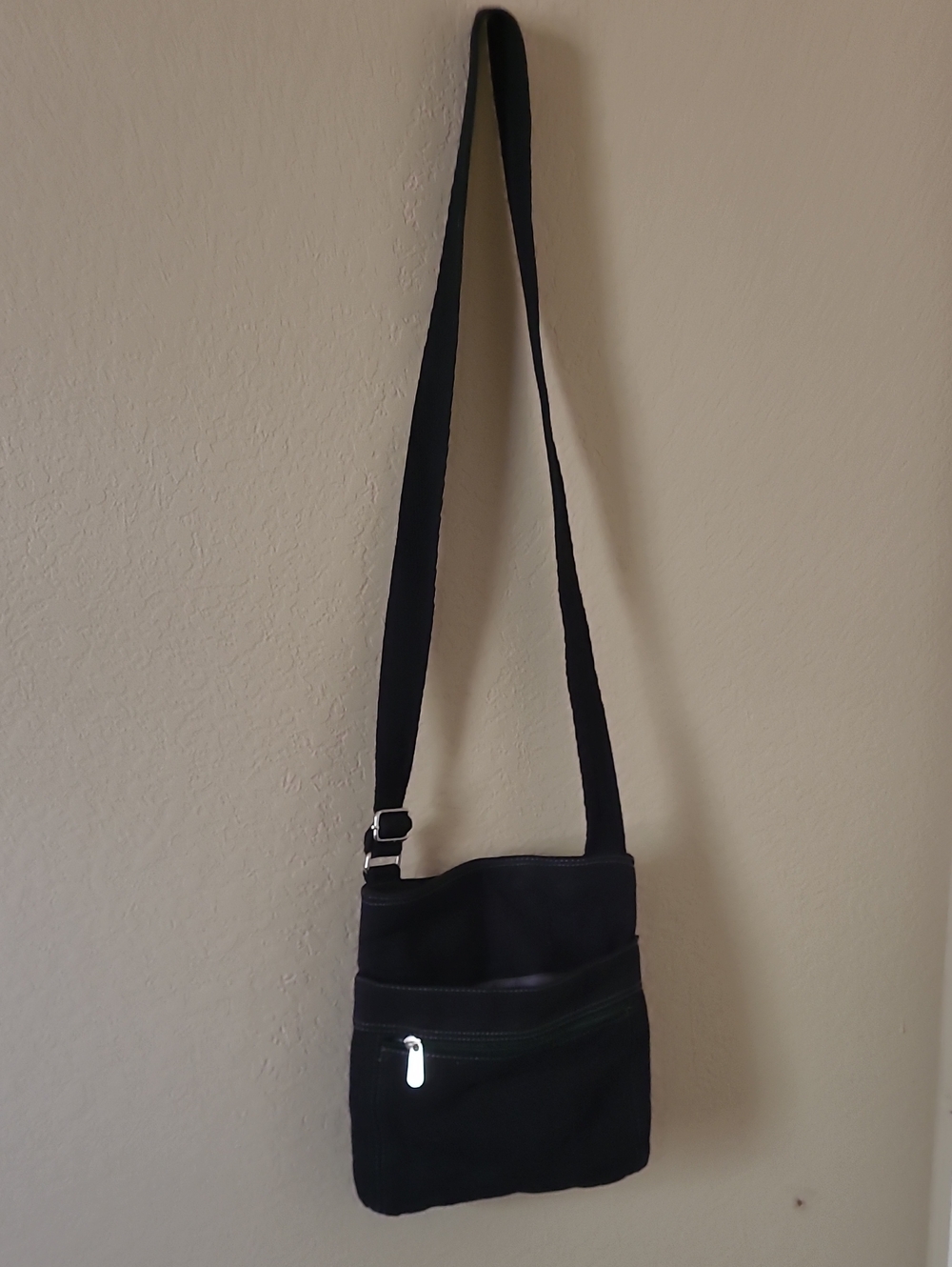 thirty-one Black Crossbody Bag with Front Zip Pocket
